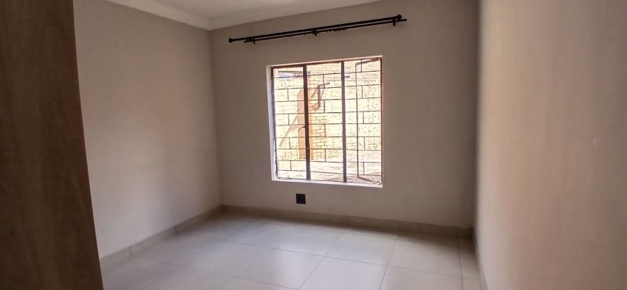 To Let 3 Bedroom Property for Rent in Heuweloord Gauteng