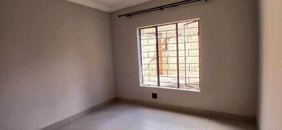 To Let 3 Bedroom Property for Rent in Heuweloord Gauteng