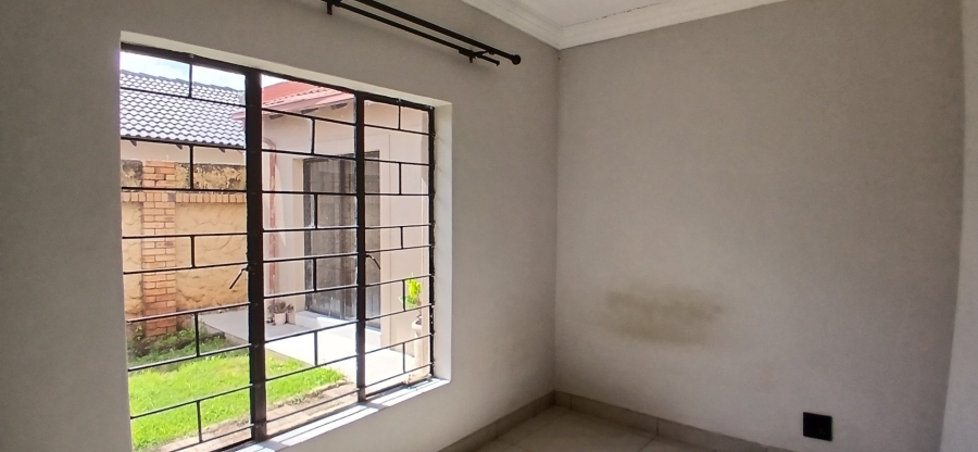 To Let 3 Bedroom Property for Rent in Heuweloord Gauteng