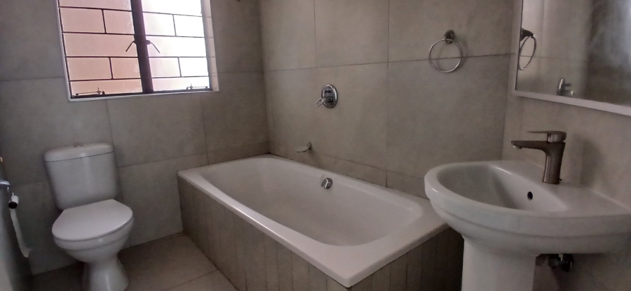To Let 3 Bedroom Property for Rent in Heuweloord Gauteng