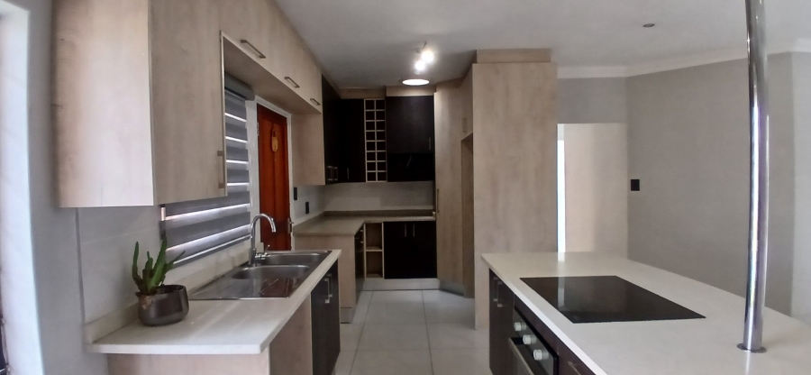 To Let 3 Bedroom Property for Rent in Heuweloord Gauteng