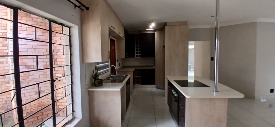 To Let 3 Bedroom Property for Rent in Heuweloord Gauteng