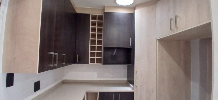 To Let 3 Bedroom Property for Rent in Heuweloord Gauteng