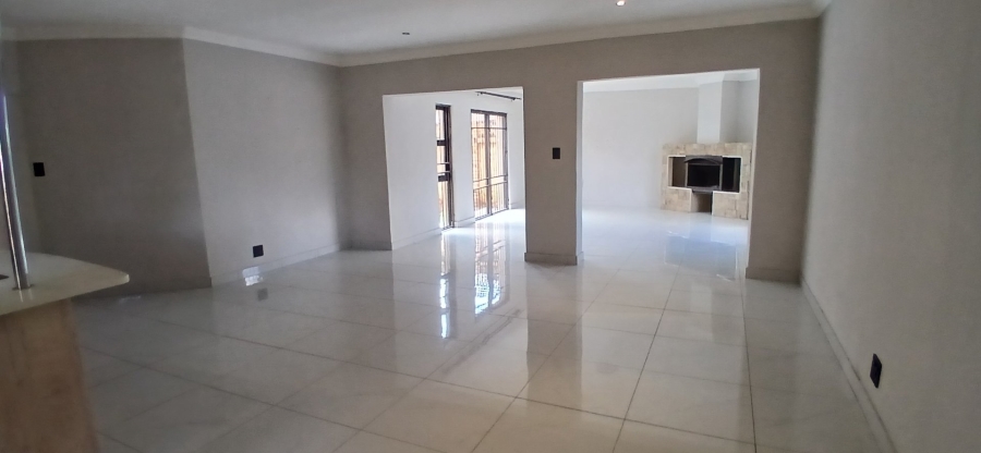 To Let 3 Bedroom Property for Rent in Heuweloord Gauteng