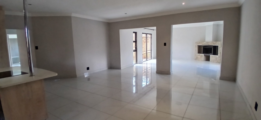 To Let 3 Bedroom Property for Rent in Heuweloord Gauteng