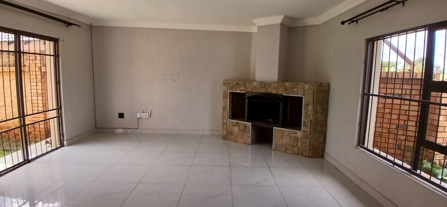 To Let 3 Bedroom Property for Rent in Heuweloord Gauteng