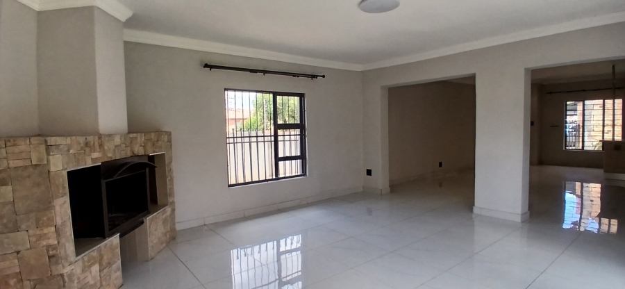 To Let 3 Bedroom Property for Rent in Heuweloord Gauteng