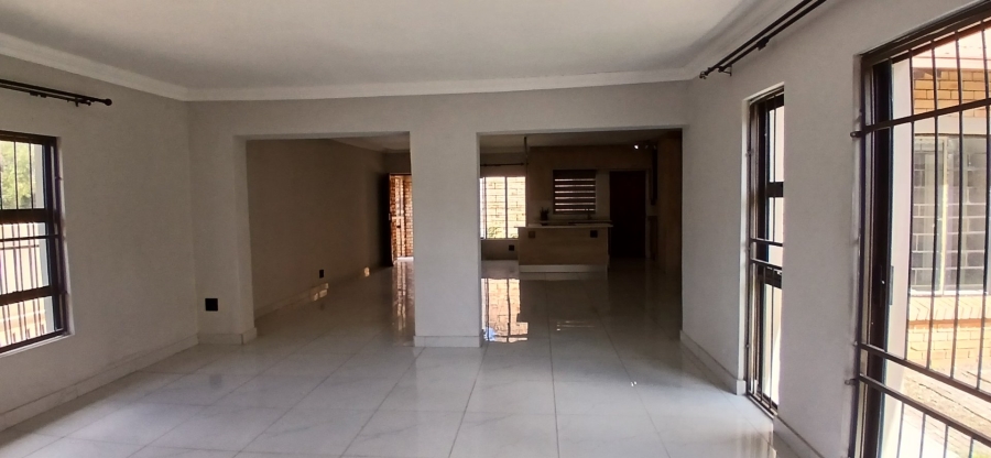 To Let 3 Bedroom Property for Rent in Heuweloord Gauteng