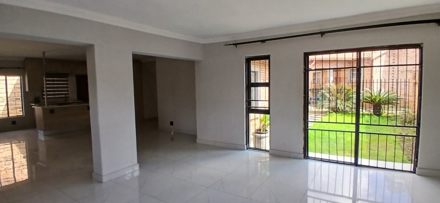 To Let 3 Bedroom Property for Rent in Heuweloord Gauteng