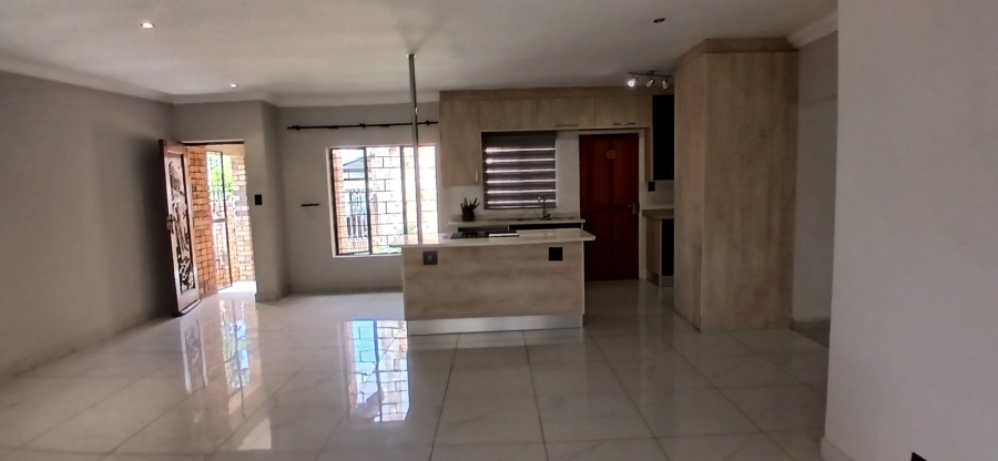 To Let 3 Bedroom Property for Rent in Heuweloord Gauteng