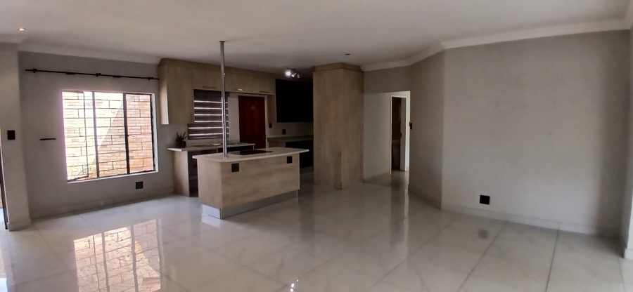 To Let 3 Bedroom Property for Rent in Heuweloord Gauteng