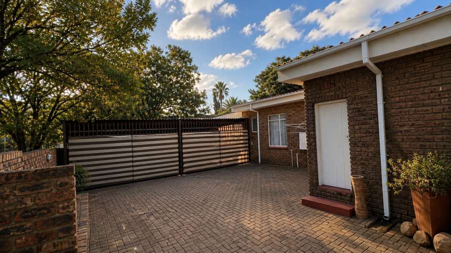 4 Bedroom Property for Sale in Flora Gardens Gauteng
