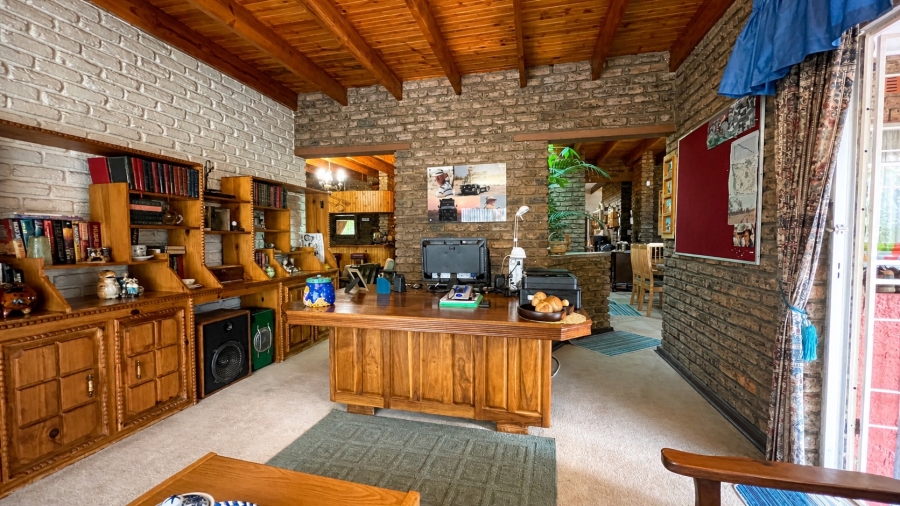 4 Bedroom Property for Sale in Flora Gardens Gauteng