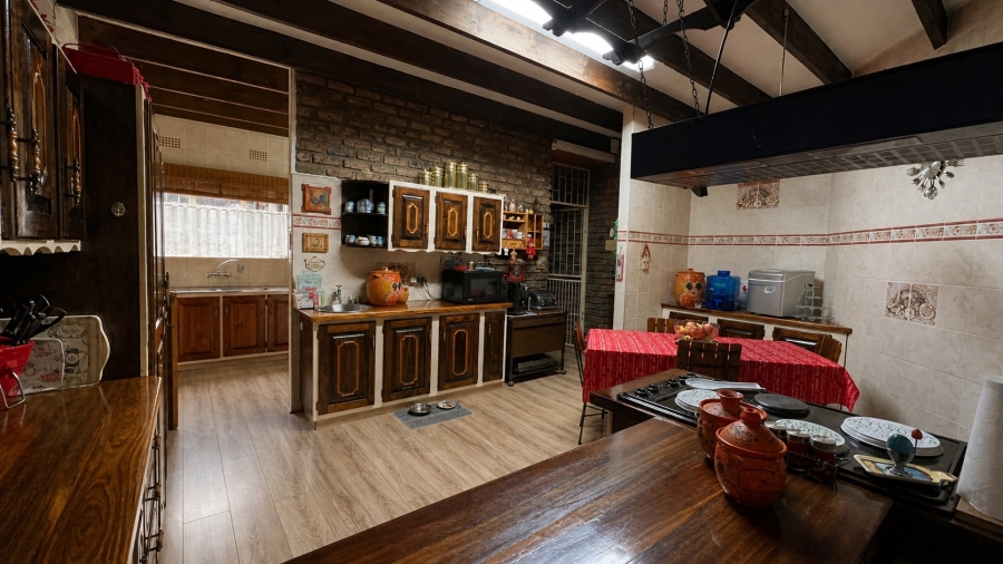 4 Bedroom Property for Sale in Flora Gardens Gauteng