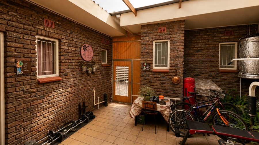 4 Bedroom Property for Sale in Flora Gardens Gauteng