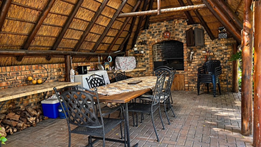 4 Bedroom Property for Sale in Flora Gardens Gauteng