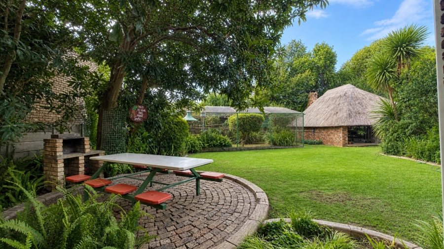 4 Bedroom Property for Sale in Flora Gardens Gauteng