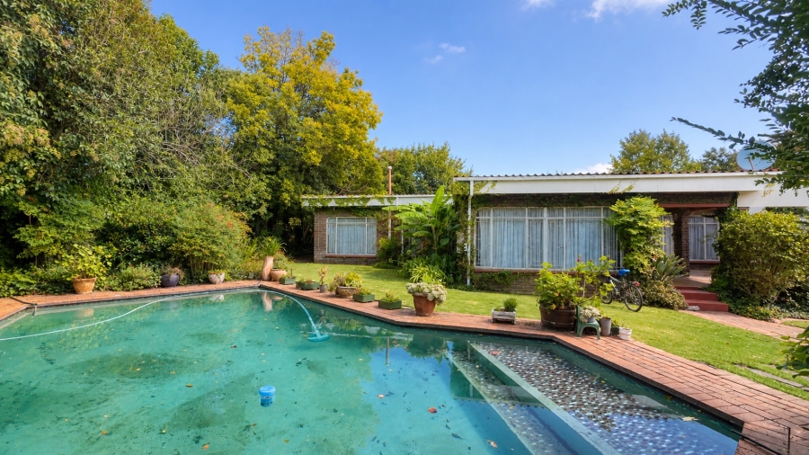 4 Bedroom Property for Sale in Flora Gardens Gauteng