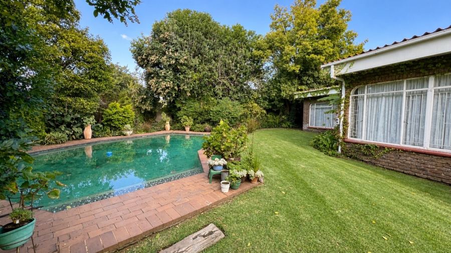 4 Bedroom Property for Sale in Flora Gardens Gauteng