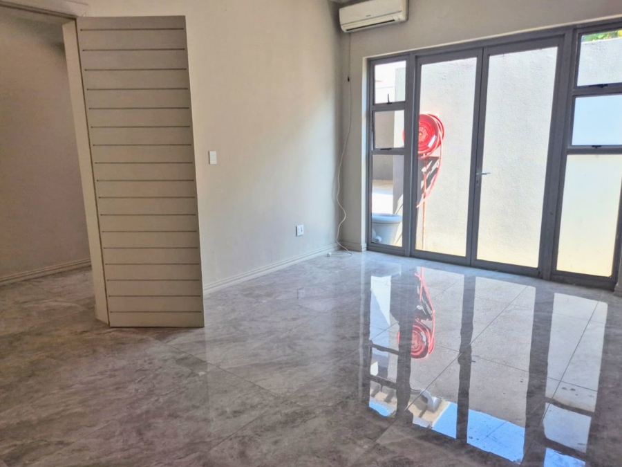 To Let 5 Bedroom Property for Rent in Hyde Park Gauteng