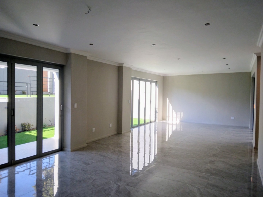 To Let 5 Bedroom Property for Rent in Hyde Park Gauteng