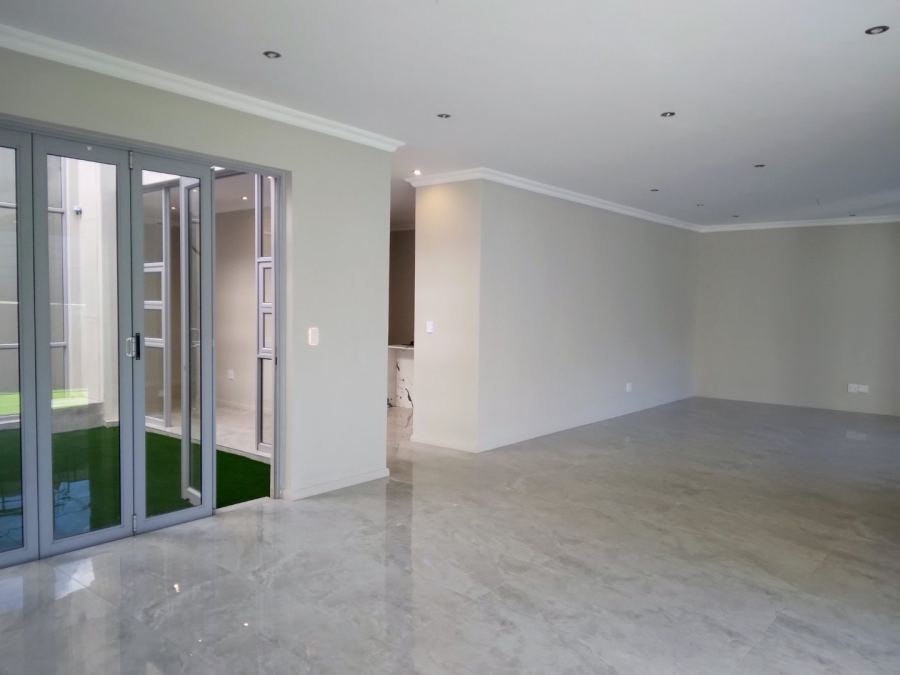 To Let 5 Bedroom Property for Rent in Hyde Park Gauteng