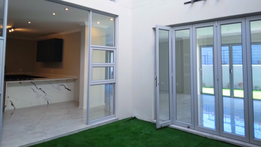 To Let 5 Bedroom Property for Rent in Hyde Park Gauteng