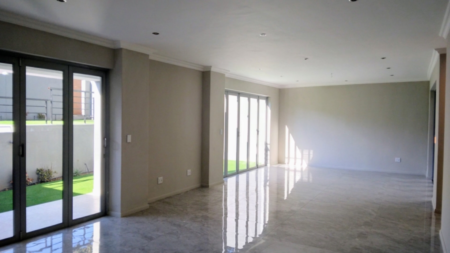 To Let 5 Bedroom Property for Rent in Hyde Park Gauteng