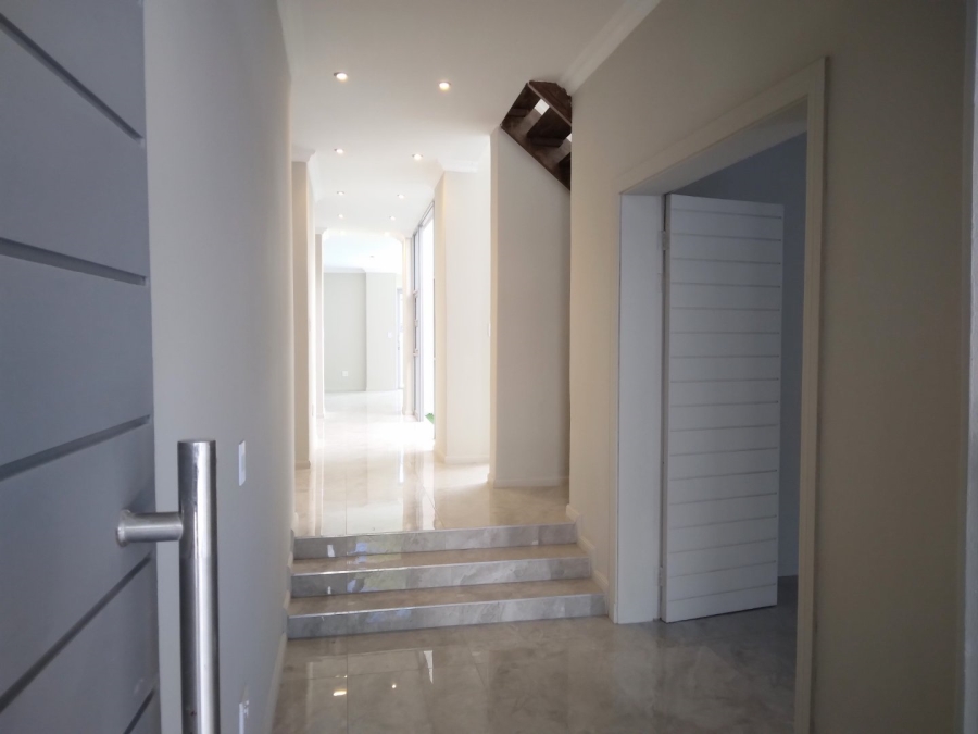 To Let 5 Bedroom Property for Rent in Hyde Park Gauteng