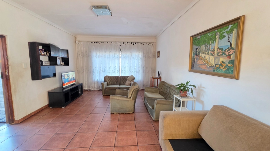 4 Bedroom Property for Sale in Laudium Gauteng