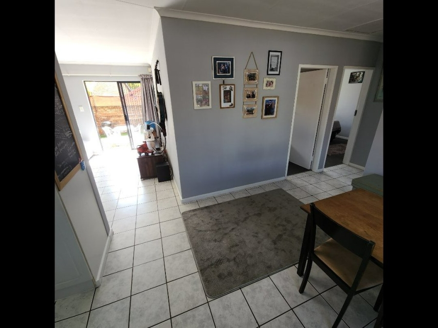 2 Bedroom Property for Sale in Rooihuiskraal North Gauteng