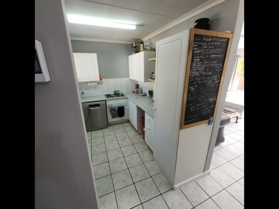 2 Bedroom Property for Sale in Rooihuiskraal North Gauteng