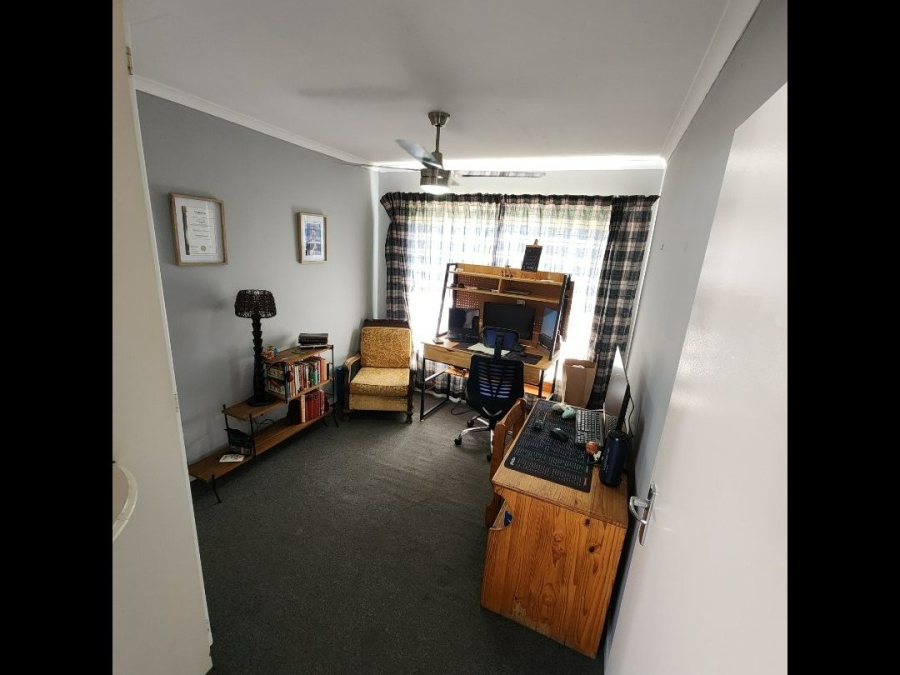 2 Bedroom Property for Sale in Rooihuiskraal North Gauteng