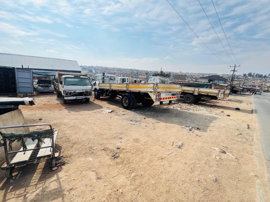 Commercial Property for Sale in Kaalfontein Gauteng