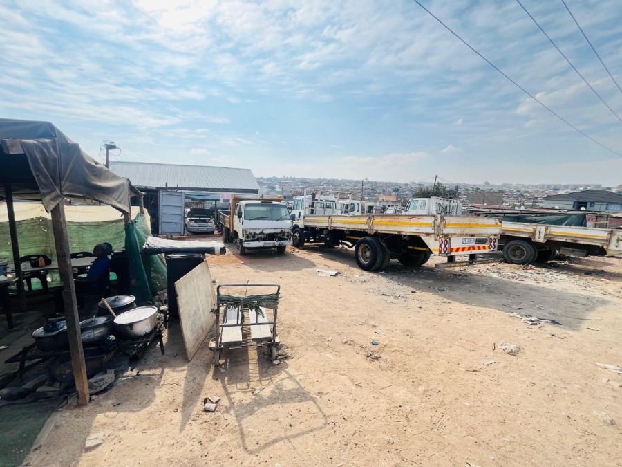 Commercial Property for Sale in Kaalfontein Gauteng