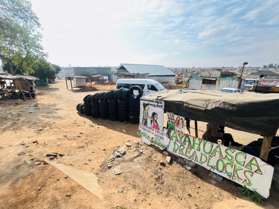 Commercial Property for Sale in Kaalfontein Gauteng