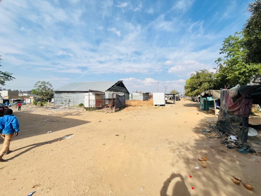 Commercial Property for Sale in Kaalfontein Gauteng