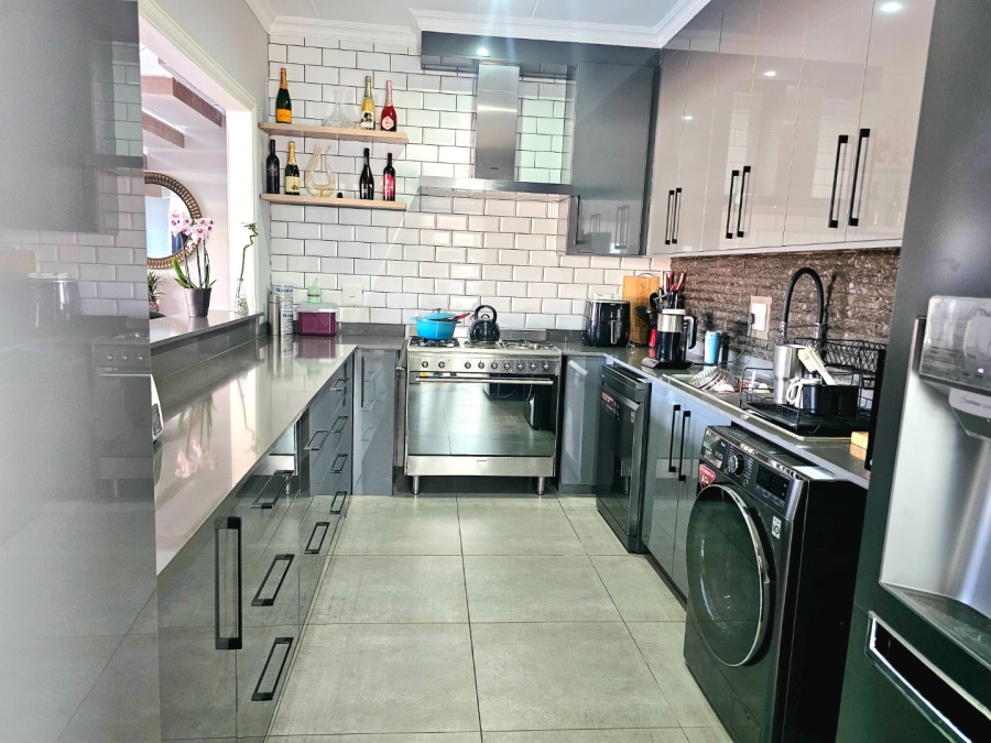 3 Bedroom Property for Sale in Ferndale Gauteng