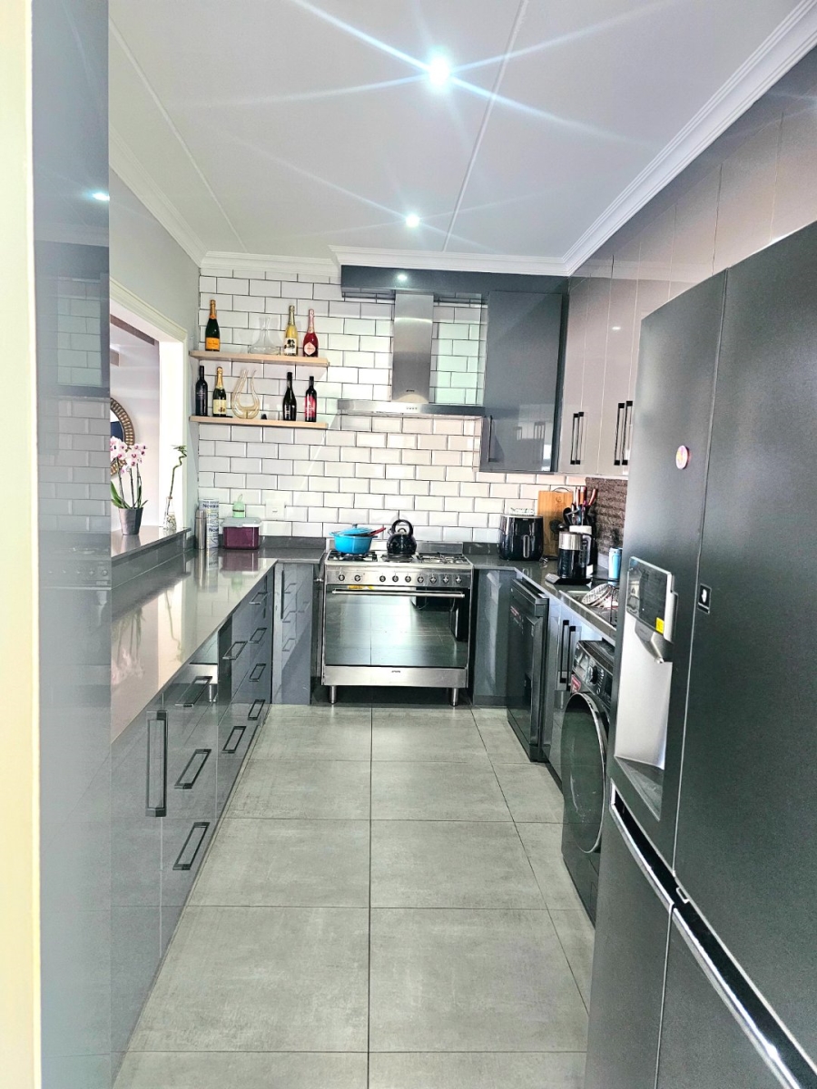 3 Bedroom Property for Sale in Ferndale Gauteng