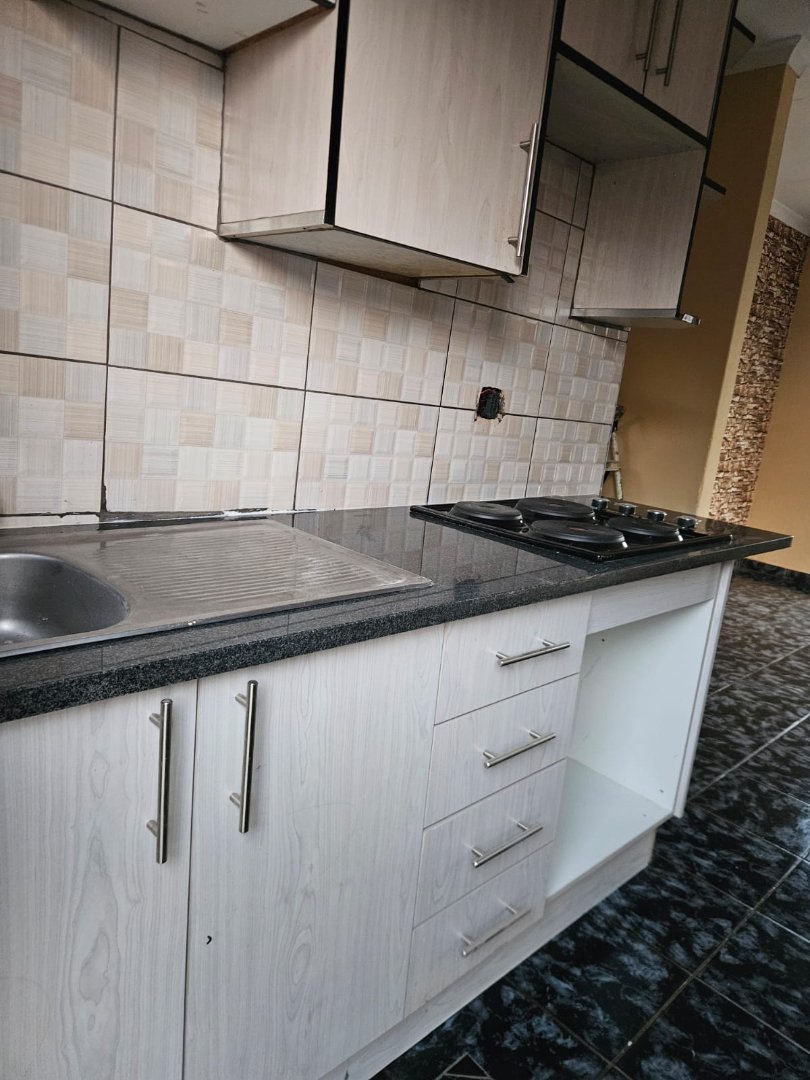 To Let  Bedroom Property for Rent in Clayville Gauteng