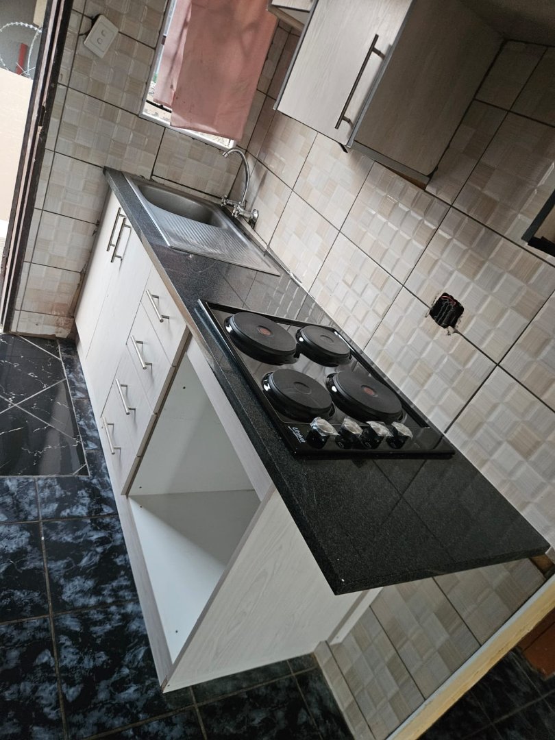 To Let  Bedroom Property for Rent in Clayville Gauteng