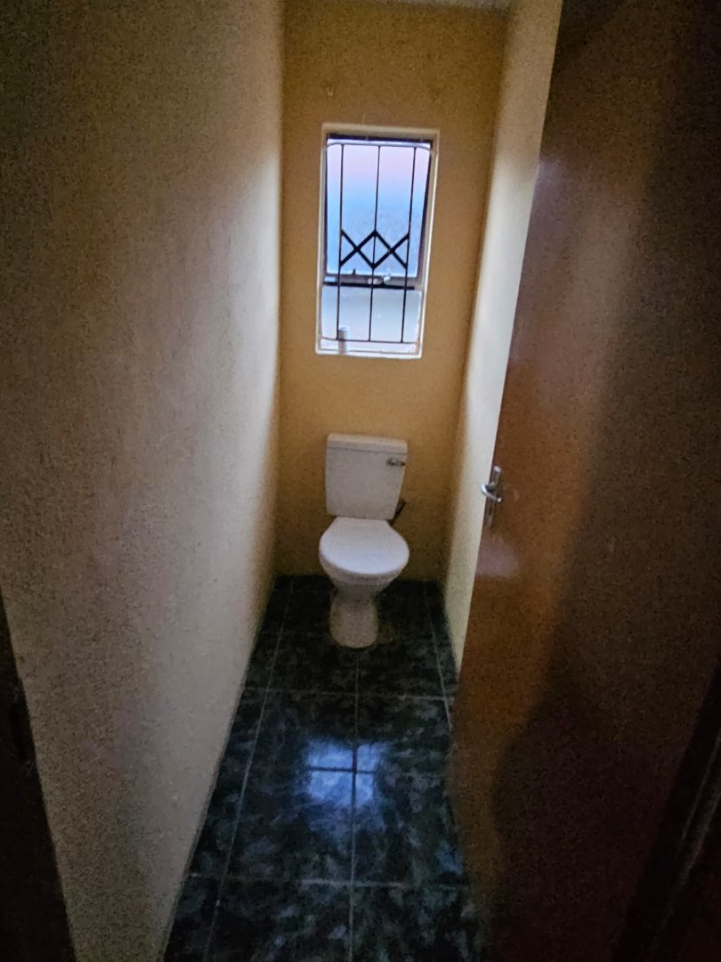 To Let  Bedroom Property for Rent in Clayville Gauteng