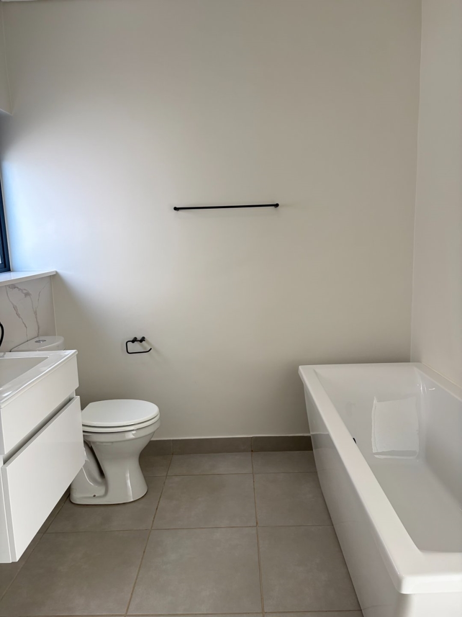To Let 3 Bedroom Property for Rent in Waterfall Gauteng