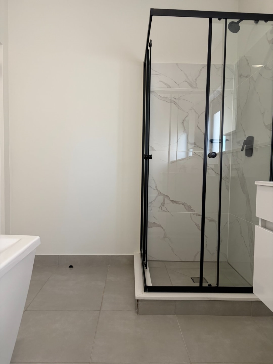 To Let 3 Bedroom Property for Rent in Waterfall Gauteng