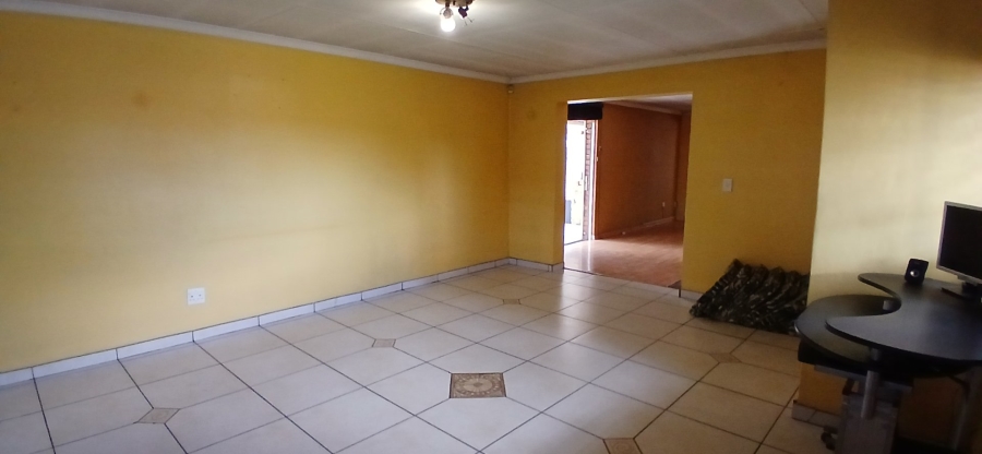To Let 3 Bedroom Property for Rent in Heuweloord Gauteng
