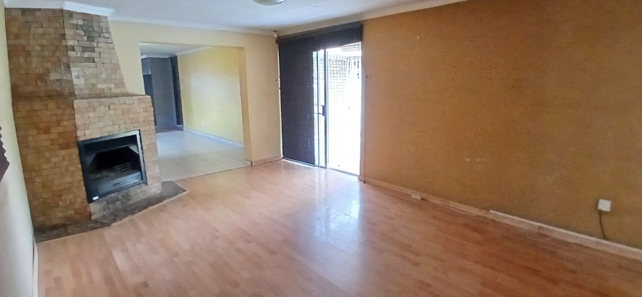 To Let 3 Bedroom Property for Rent in Heuweloord Gauteng