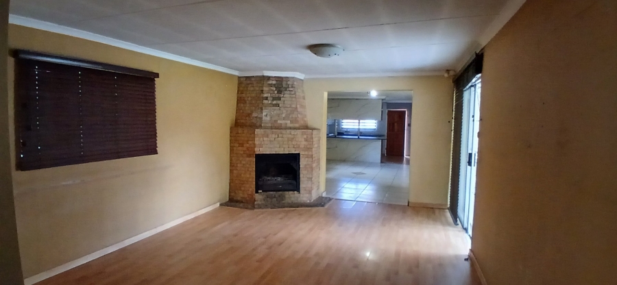 To Let 3 Bedroom Property for Rent in Heuweloord Gauteng