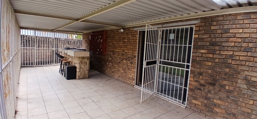 To Let 3 Bedroom Property for Rent in Heuweloord Gauteng