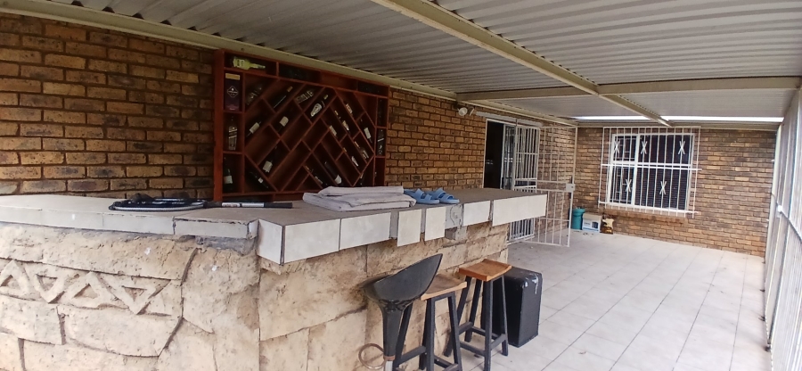 To Let 3 Bedroom Property for Rent in Heuweloord Gauteng