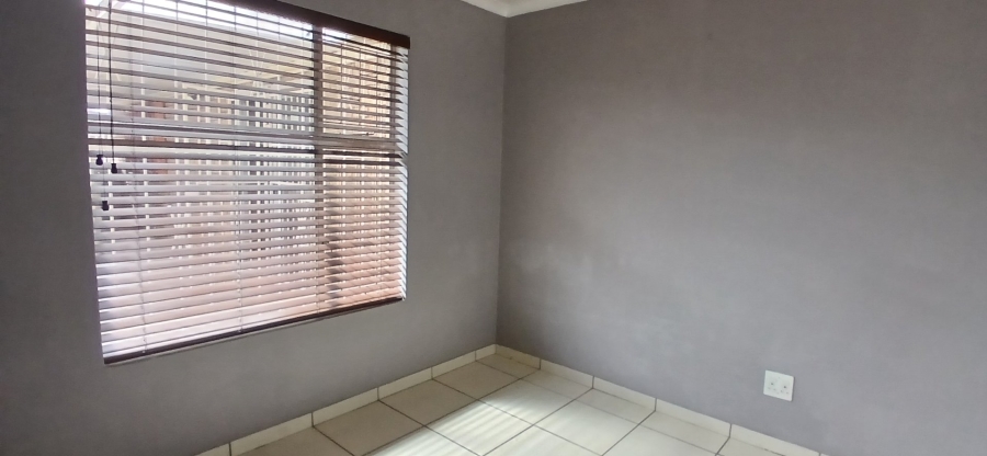 To Let 3 Bedroom Property for Rent in Heuweloord Gauteng